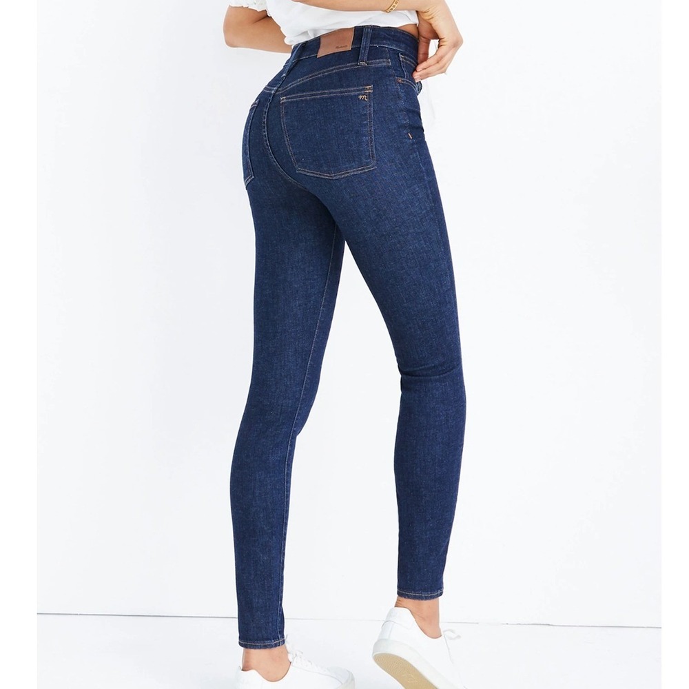 Madewell Curvy High-Rise Skinny Jeans Dark Wash Blue 26 Hourglass Model Off Duty